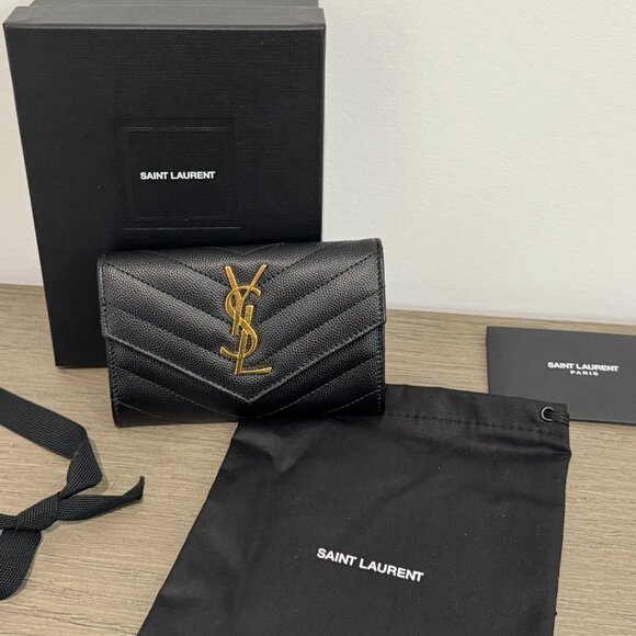 SAINT LAURENT CASSANDRE MATELASSE Small Black Envelope Wallet - Picture 3 of 16